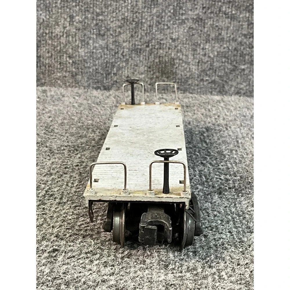 Vintage Lionel Lines 6411 Flatcar O Gauge Train Model Metal Base Collector Piece